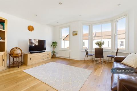 3 bedroom maisonette to rent, Balvernie Grove, London, SW18