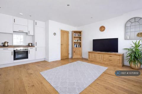 3 bedroom maisonette to rent, Balvernie Grove, London, SW18