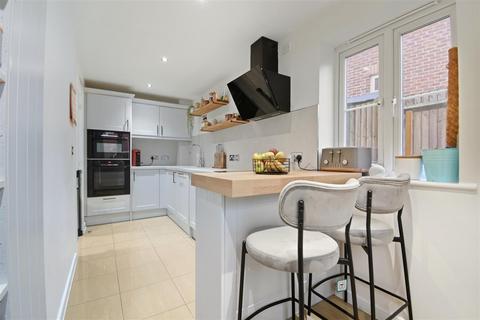 4 bedroom end of terrace house for sale, Talmead Road, Herne Bay