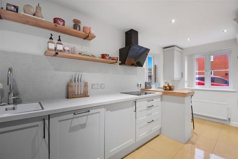 4 bedroom end of terrace house for sale, Talmead Road, Herne Bay