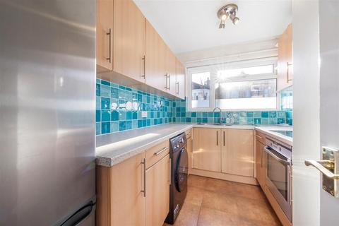 2 bedroom flat for sale, Selsdon Road, West Norwood, SE27