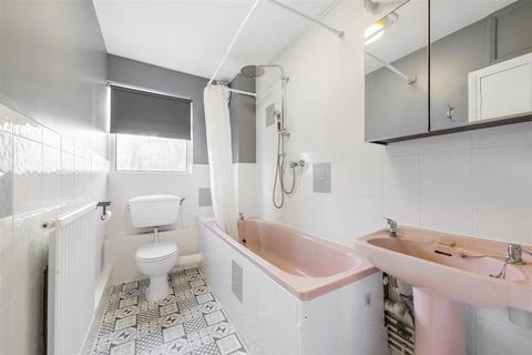 2 bedroom flat for sale, Selsdon Road, West Norwood, SE27
