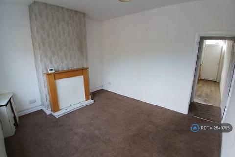 2 bedroom terraced house to rent, Highgate Lane, Rotherham, S63