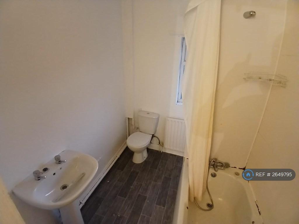 Family Bathroom First Floor