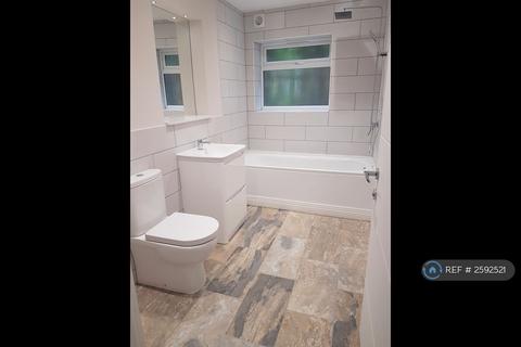2 bedroom flat to rent, Dollis Crescent, Ruislip, HA4