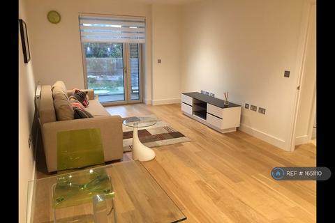 2 bedroom flat to rent, Howe House, London, SE18