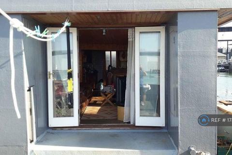 3 bedroom houseboat to rent, Waterfront, Brighton Marina Village, Brighton, BN2