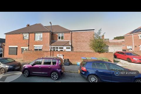 4 bedroom flat to rent, Deacon Road, Southampton, SO19