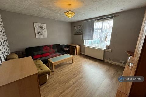 4 bedroom flat to rent, Deacon Road, Southampton, SO19