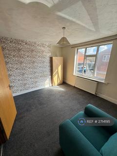 4 bedroom flat to rent, Deacon Road, Southampton, SO19