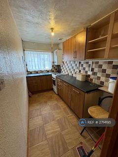 4 bedroom flat to rent, Deacon Road, Southampton, SO19