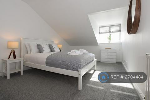 2 bedroom flat to rent, Clearwater Apartments, Southsea, PO4