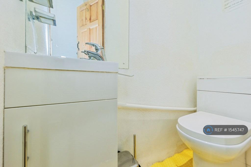 Lavatory And Washbasinn