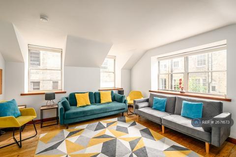 2 bedroom end of terrace house to rent, Young Street South Lane, Edinburgh, EH2