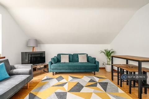 2 bedroom end of terrace house to rent, Young Street South Lane, Edinburgh, EH2