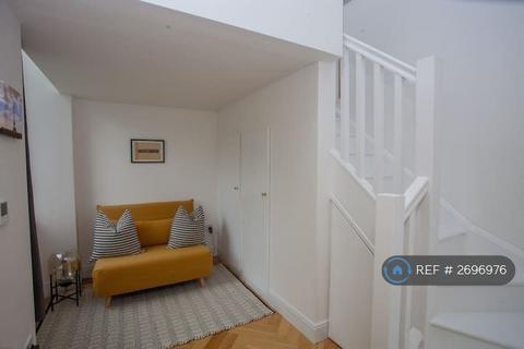 undefined, Huntly Gardens, Glasgow, G12