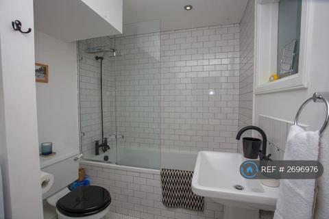 undefined, Huntly Gardens, Glasgow, G12