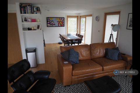2 bedroom penthouse to rent, New Street, Cambridge, CB1