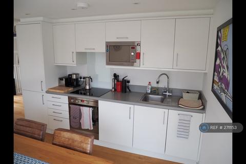 2 bedroom penthouse to rent, New Street, Cambridge, CB1