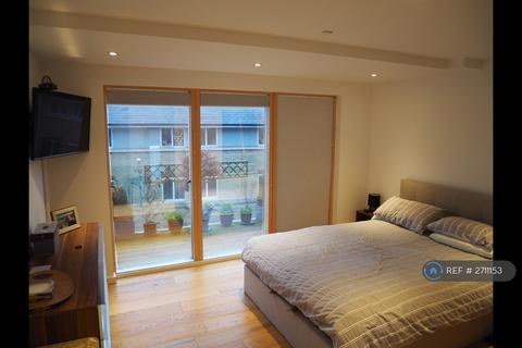 2 bedroom penthouse to rent, New Street, Cambridge, CB1