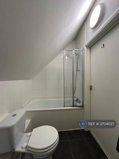 Studio to rent, Mount View Road, London, N4