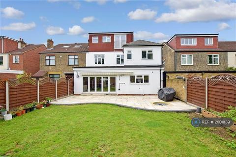 undefined, Fairholme Avenue, Romford, RM2