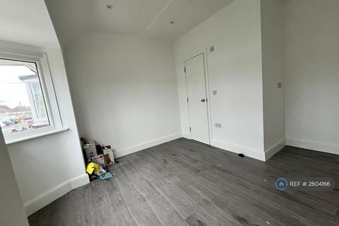 undefined, Heathcroft Avenue, Sunbury-On-Thames, TW16