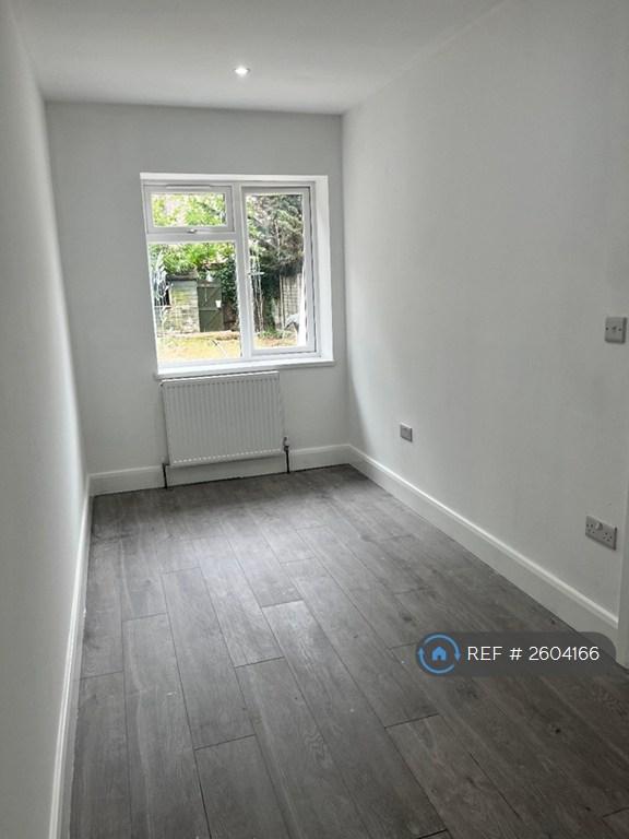 Room2-Ensuite