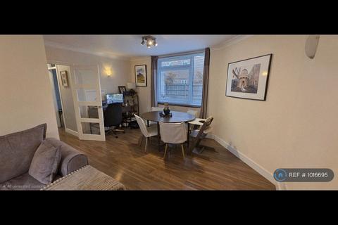 2 bedroom flat to rent, The Oaks, London, NW6