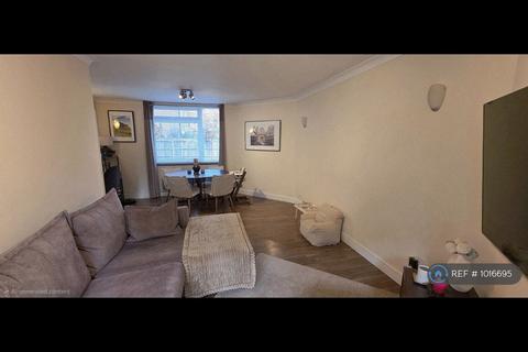 2 bedroom flat to rent, The Oaks, London, NW6