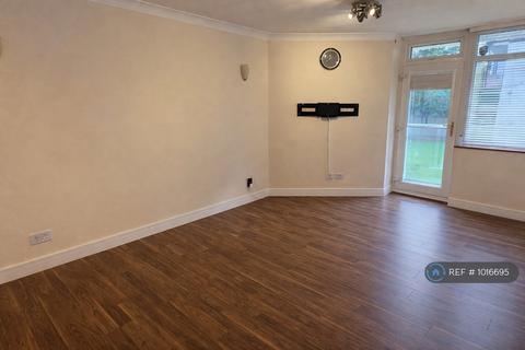 2 bedroom flat to rent, The Oaks, London, NW6
