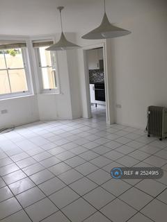Studio to rent, Holland Road, Hove, BN3