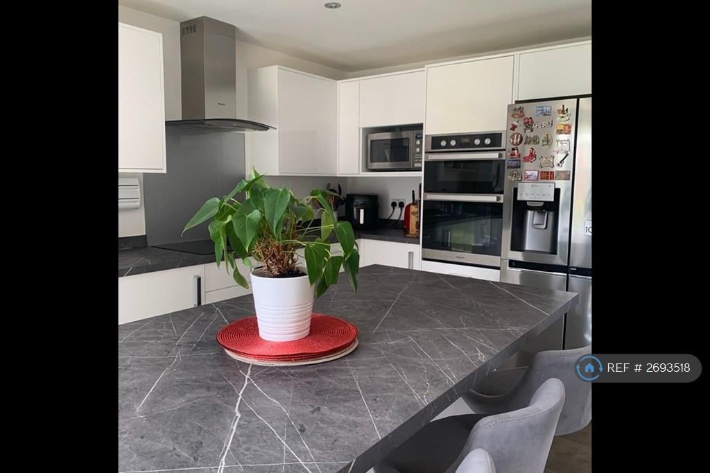 Shared Fully Equipped Modern Kitchen