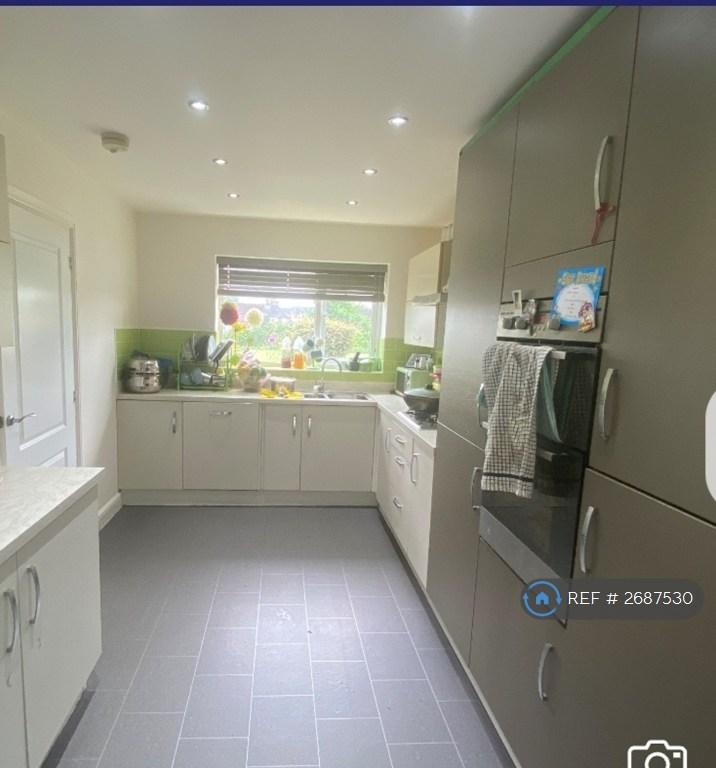 Kitchen Fitted Gril And Oven
