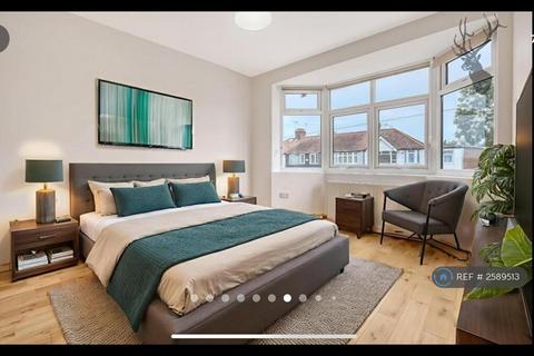 undefined, Hampton Road, London, E4