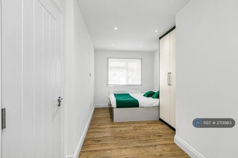 Feltham Road, Ashford, TW15