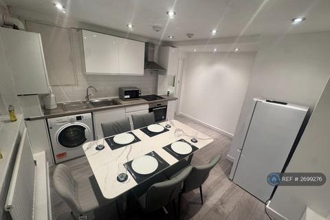 3 bedroom flat to rent, St. John's Court, London, N4