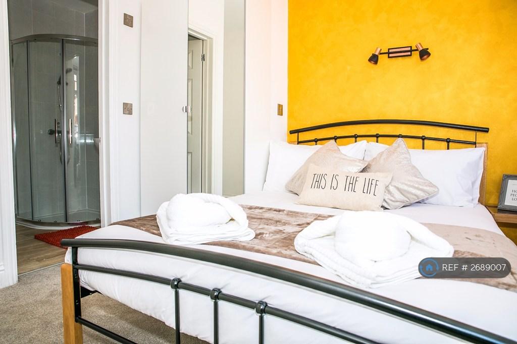 Ensuite Bedroom