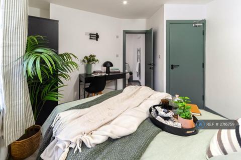 1 bedroom in a house share to rent, Canterbury Street, Ashton-Under-Lyne, OL6