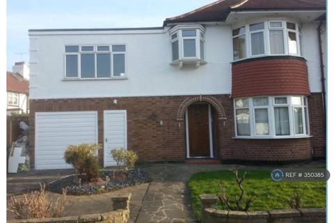 undefined, Rowantree Rd, London, N21