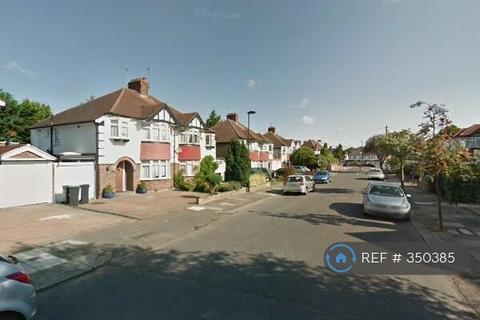 undefined, Rowantree Rd, London, N21