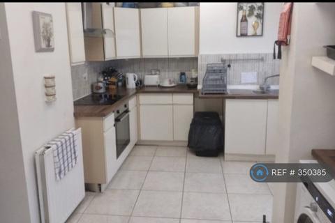 undefined, Rowantree Rd, London, N21