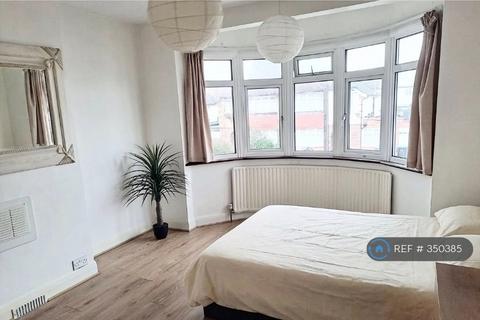 undefined, Rowantree Rd, London, N21