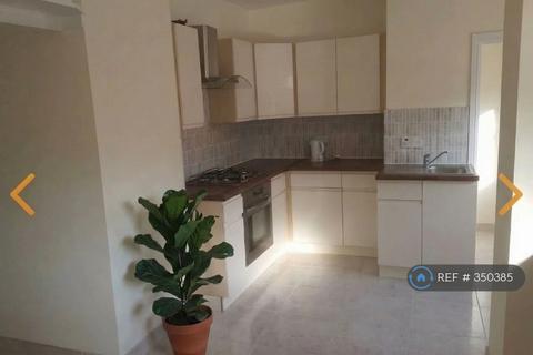 undefined, Rowantree Rd, London, N21