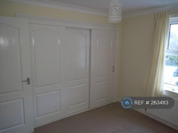 Main Bedroom Showing Large Fitted Wardrobe