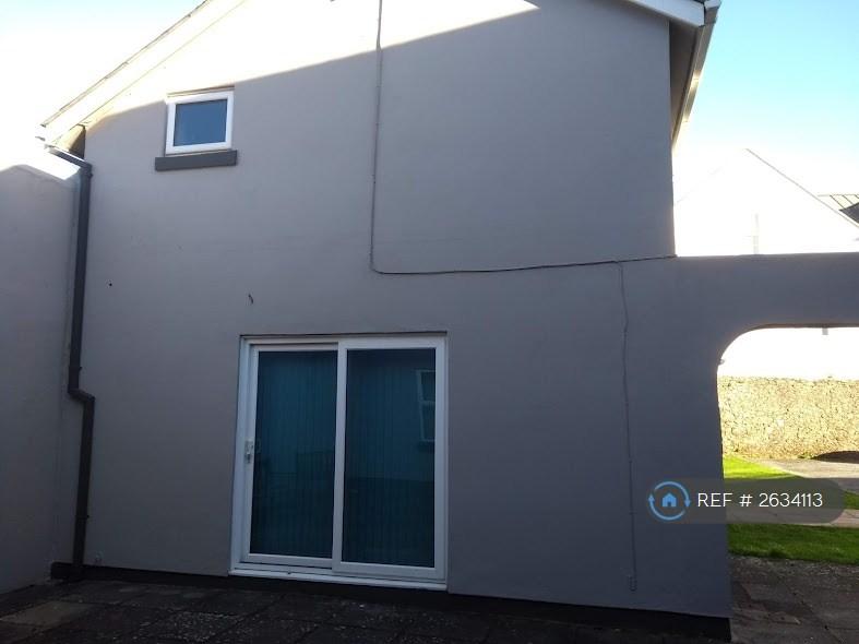 Side View Showing Patio Doors