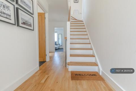4 bedroom detached house to rent, Bevendean Road, Brighton, BN2