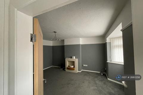 3 bedroom semi-detached house to rent, Malbank Road, Crewe, CW2