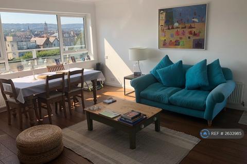 2 bedroom penthouse to rent, Park Lodge, Eastbourne, BN21