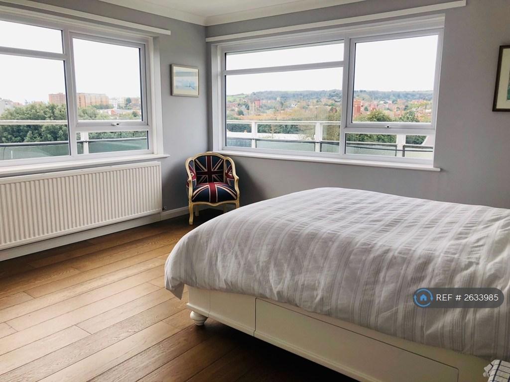Bedroom 1  4.57m x 3.89m